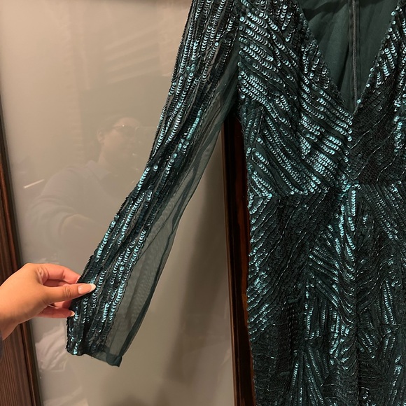 EUC Aiden Sequin Emerald Green Dress - Picture 2 of 5